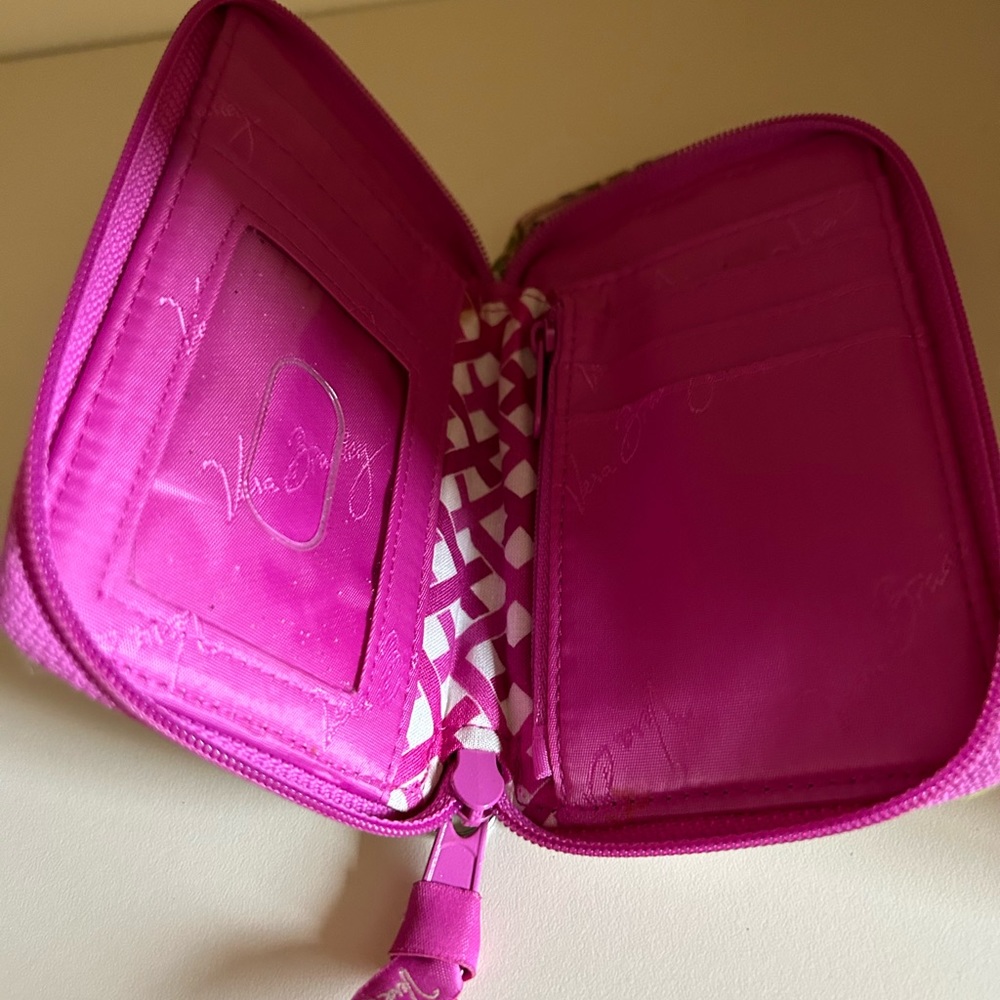 Vera Bradley smartphone wristlet for older version. Great condition